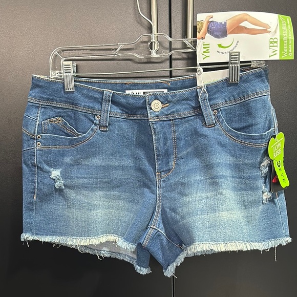 YMI WannaBettaBUTT  low rise,five pocket,belt loop, relaxed fit jean shorts - Picture 1 of 11